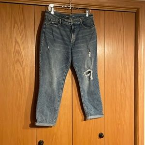 Old Navy mid rise boyfriend Capri size 12
